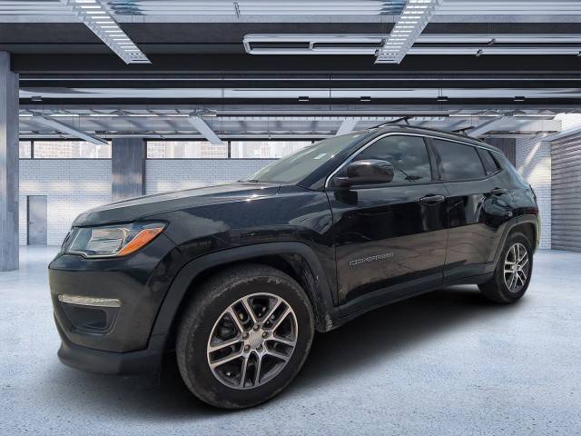 2019 Jeep Compass Latitude w/Sun/Wheel Pkg FWD photo