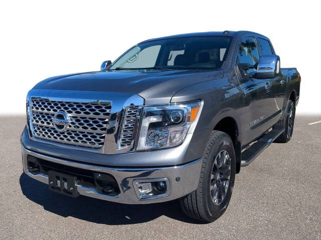 2019 Nissan Titan SL 4WD photo