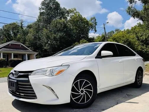 2016 Toyota Camry LE FWD photo