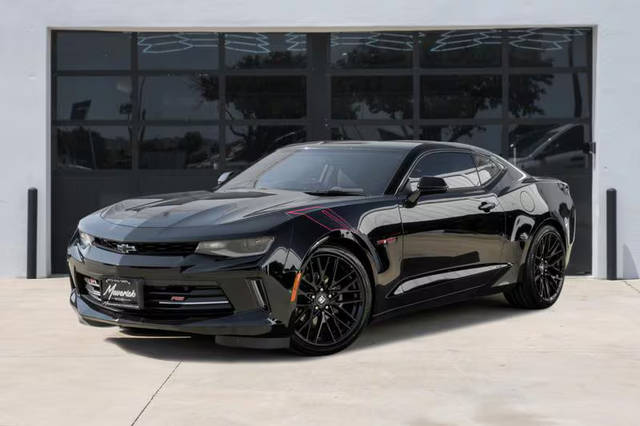 2018 Chevrolet Camaro 1LT RWD photo