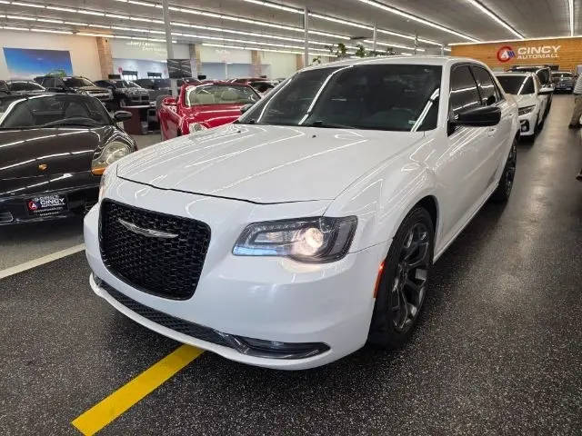 2017 Chrysler 300 300S RWD photo