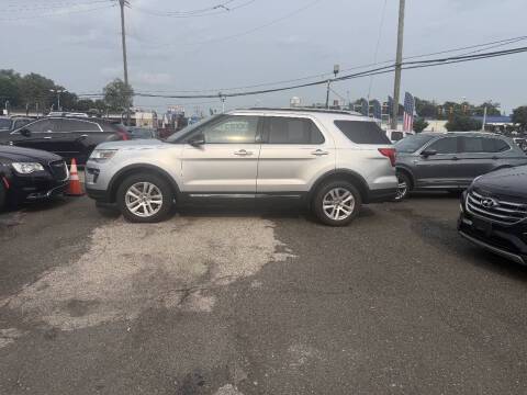 2019 Ford Explorer XLT 4WD photo