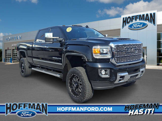 2019 GMC Sierra 2500HD Denali 4WD photo