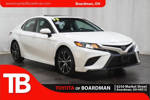 2019 Toyota Camry SE FWD photo