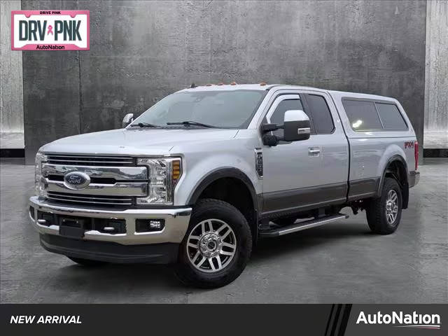 2019 Ford F-250 Super Duty LARIAT 4WD photo