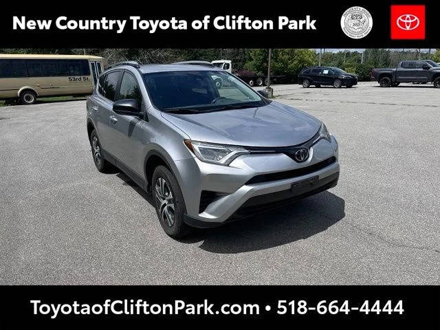 2018 Toyota RAV4 LE AWD photo