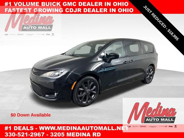 2019 Chrysler Pacifica Minivan Touring Plus FWD photo