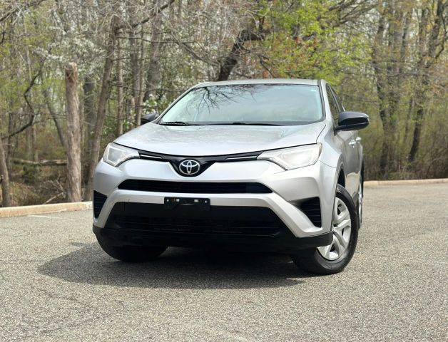 2018 Toyota RAV4 LE AWD photo