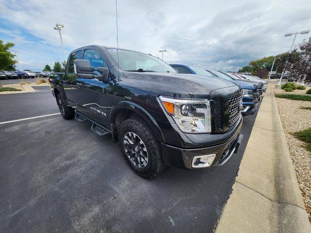 2019 Nissan Titan PRO-4X 4WD photo