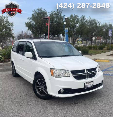 2017 Dodge Grand Caravan SXT FWD photo