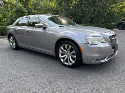 2018 Chrysler 300 Limited RWD photo