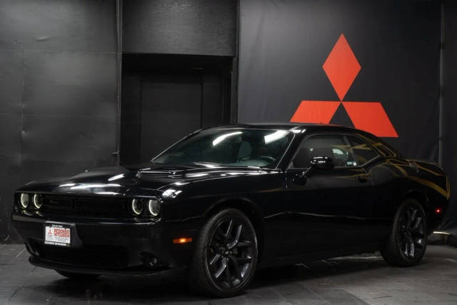 2019 Dodge Challenger SXT RWD photo