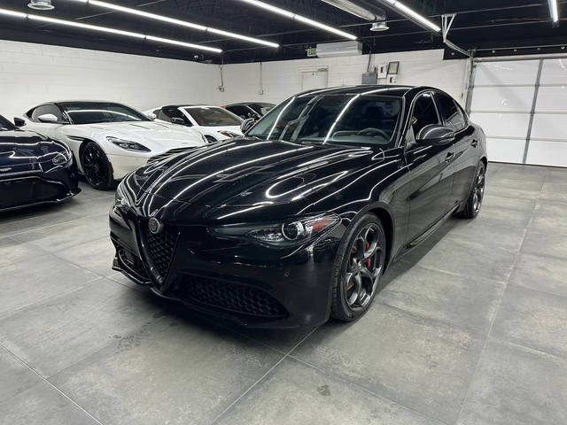 2019 Alfa Romeo Giulia Sport RWD photo