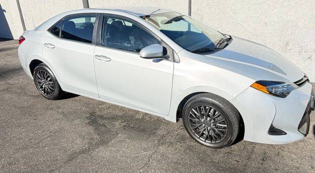 2019 Toyota Corolla LE FWD photo
