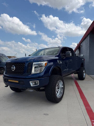 2019 Nissan Titan XD PRO-4X 4WD photo