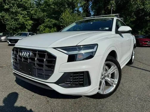 2019 Audi Q8 Premium AWD photo