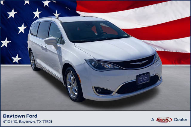 2019 Chrysler Pacifica Minivan Touring L Plus FWD photo