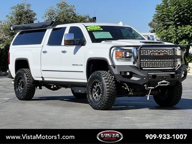 2019 GMC Sierra 2500HD Denali 4WD photo