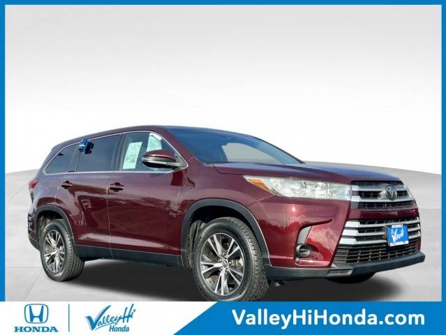 2019 Toyota Highlander LE FWD photo