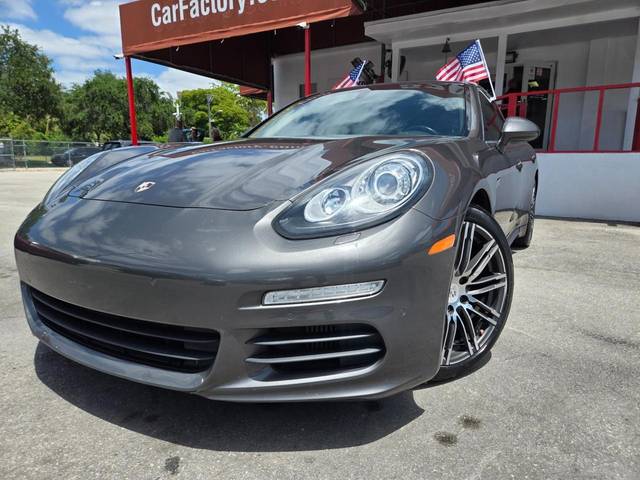 2016 Porsche Panamera S RWD photo
