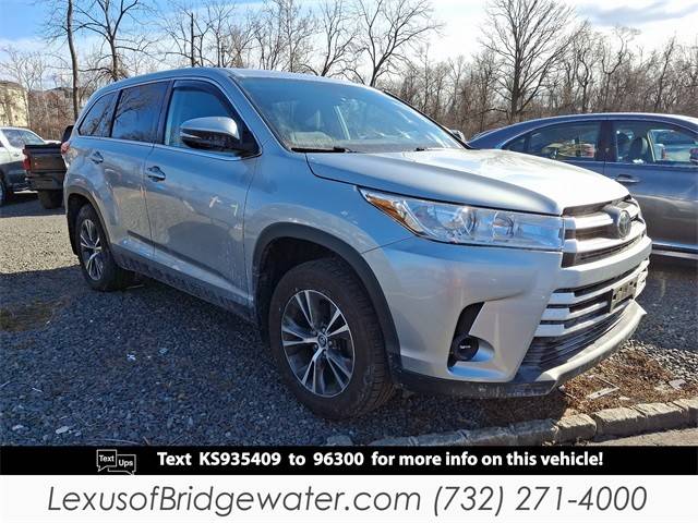 2019 Toyota Highlander LE AWD photo