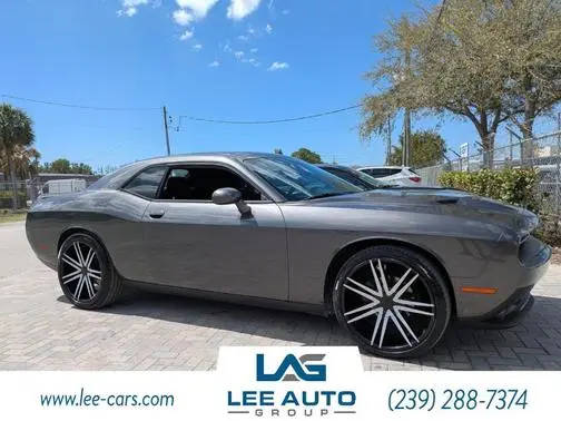 2019 Dodge Challenger SXT RWD photo