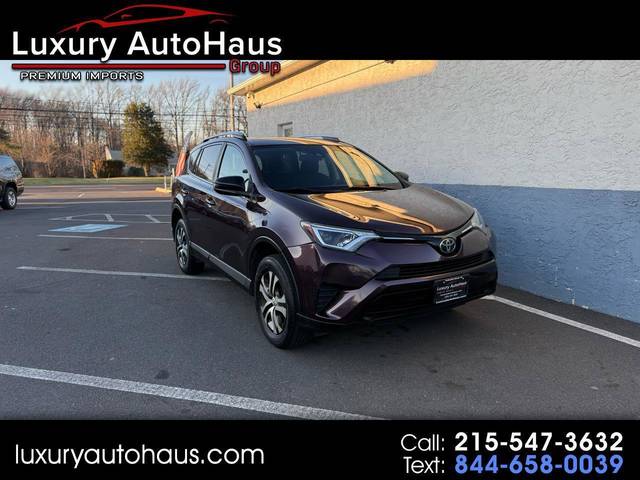 2018 Toyota RAV4 LE AWD photo