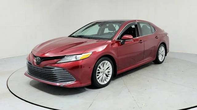 2019 Toyota Camry XLE FWD photo