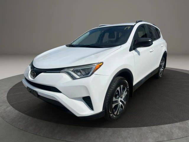 2018 Toyota RAV4 LE AWD photo