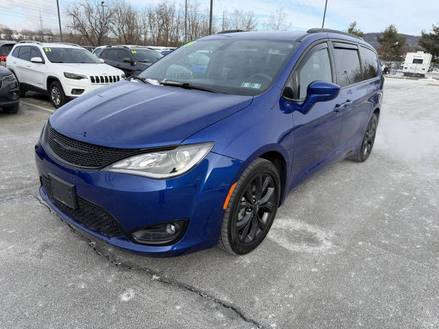 2019 Chrysler Pacifica Minivan Touring Plus FWD photo