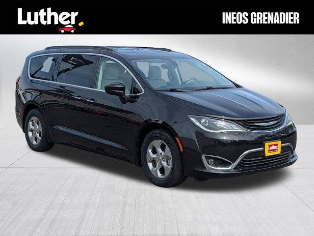 2019 Chrysler Pacifica Minivan Hybrid Touring Plus FWD photo