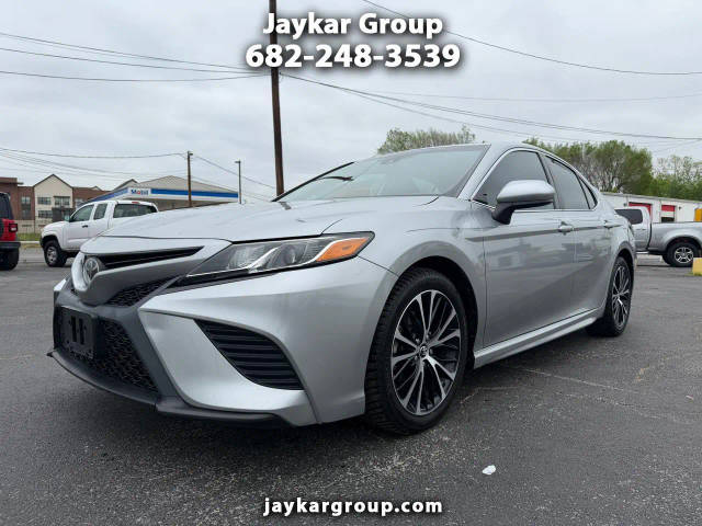 2019 Toyota Camry SE FWD photo