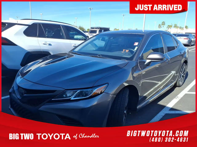 2019 Toyota Camry SE FWD photo