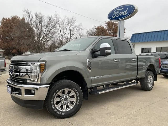 2019 Ford F-250 Super Duty LARIAT 4WD photo