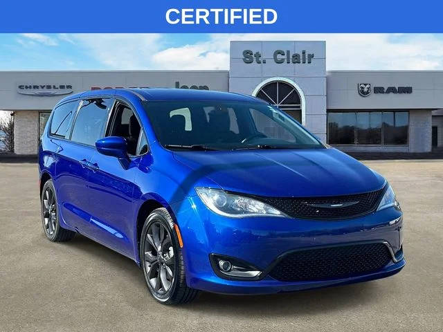 2019 Chrysler Pacifica Minivan Touring Plus FWD photo