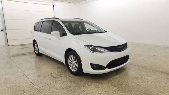 2019 Chrysler Pacifica Minivan Touring L Plus FWD photo