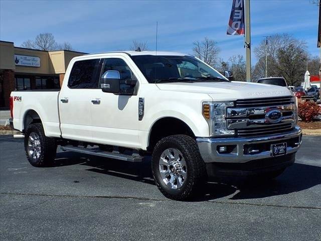 2019 Ford F-250 Super Duty LARIAT 4WD photo