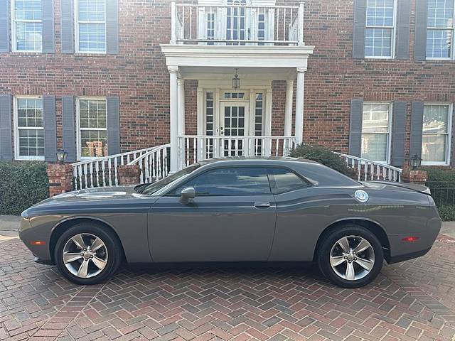 2018 Dodge Challenger SXT RWD photo