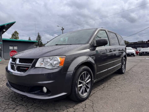 2017 Dodge Grand Caravan SXT FWD photo