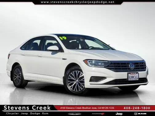 2019 Volkswagen Jetta SEL FWD photo