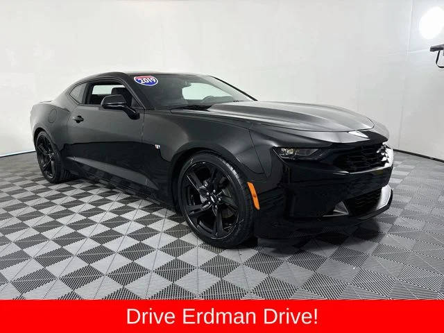 2019 Chevrolet Camaro 1LT RWD photo