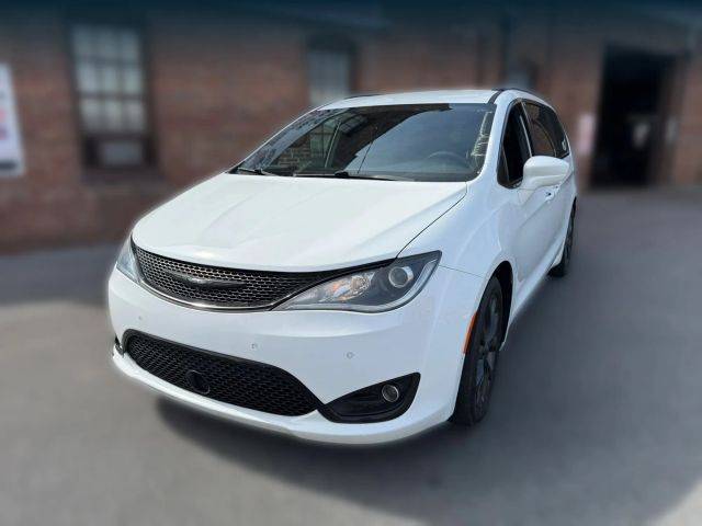 2019 Chrysler Pacifica Minivan Touring L Plus FWD photo