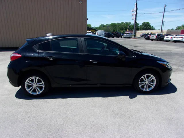 2019 Chevrolet Cruze LS FWD photo