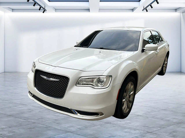 2019 Chrysler 300 Touring AWD photo