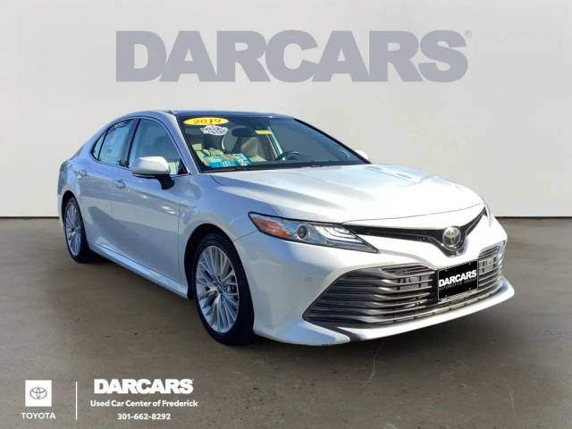 2019 Toyota Camry XLE FWD photo