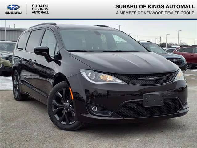 2019 Chrysler Pacifica Minivan Touring Plus FWD photo