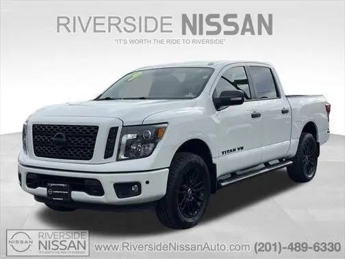 2019 Nissan Titan Platinum Reserve 4WD photo