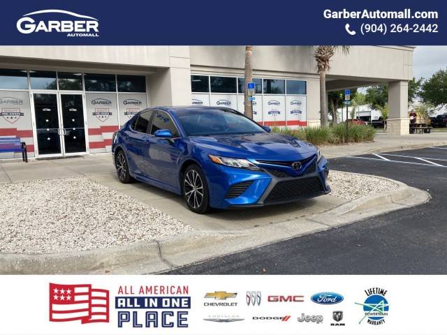 2019 Toyota Camry SE FWD photo
