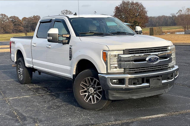 2019 Ford F-250 Super Duty LARIAT 4WD photo