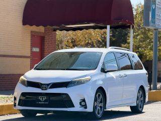 2019 Toyota Sienna SE FWD photo